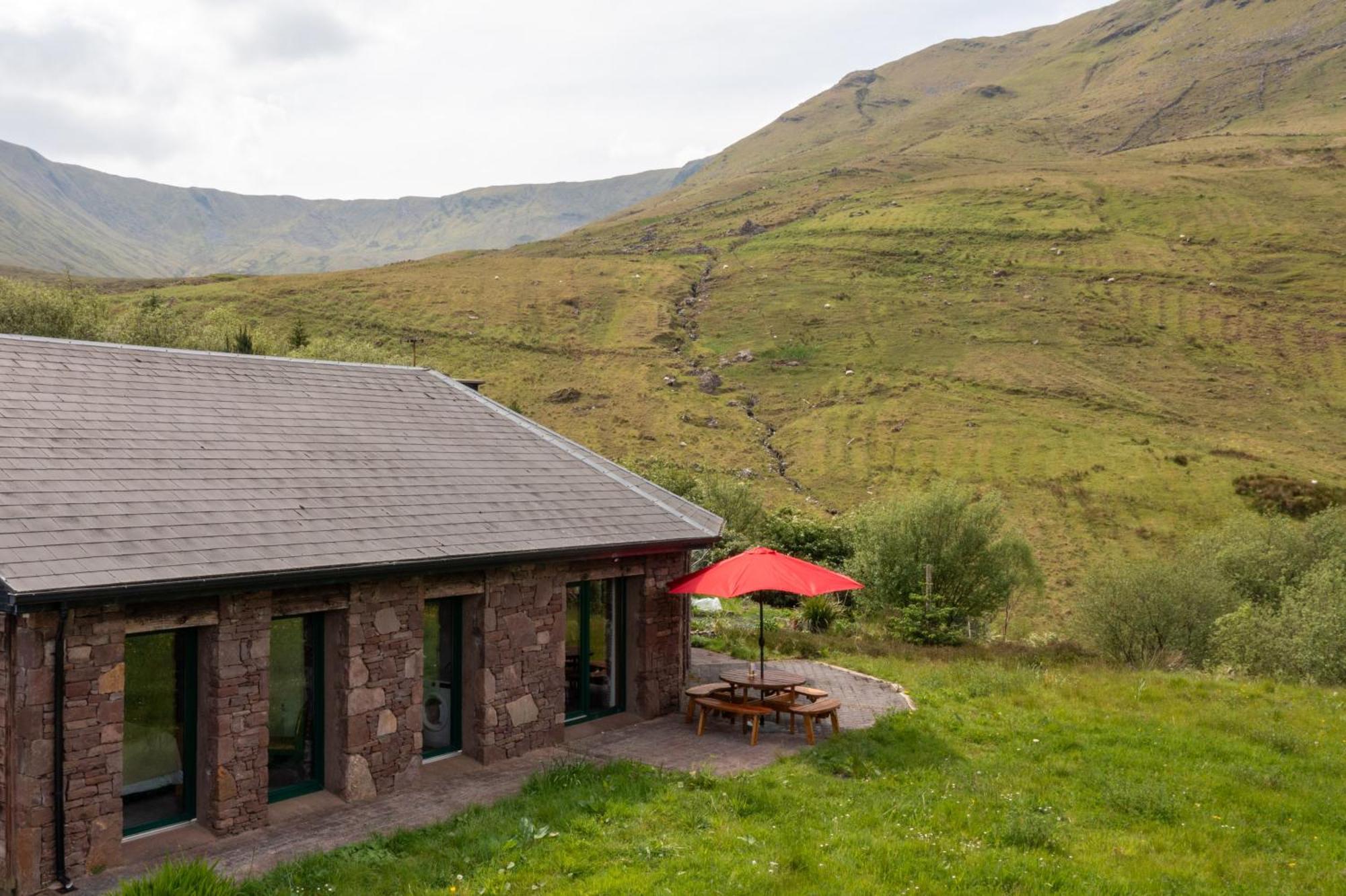 Heather Lodge With Sea And Mountain Views Leenaun Rom bilde
